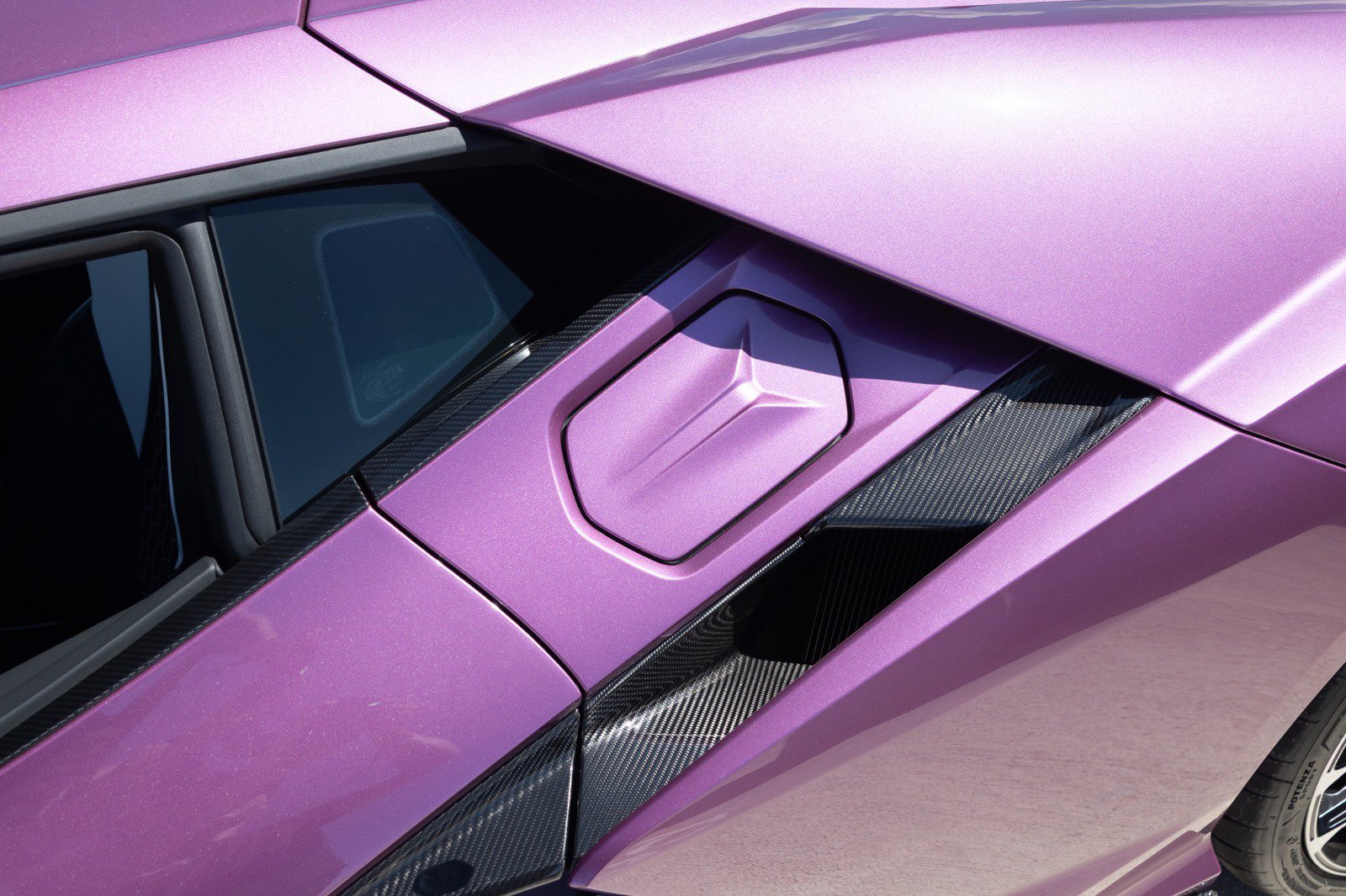 Used 2026 Lamborghini Revuelto AWD/4WD image 19