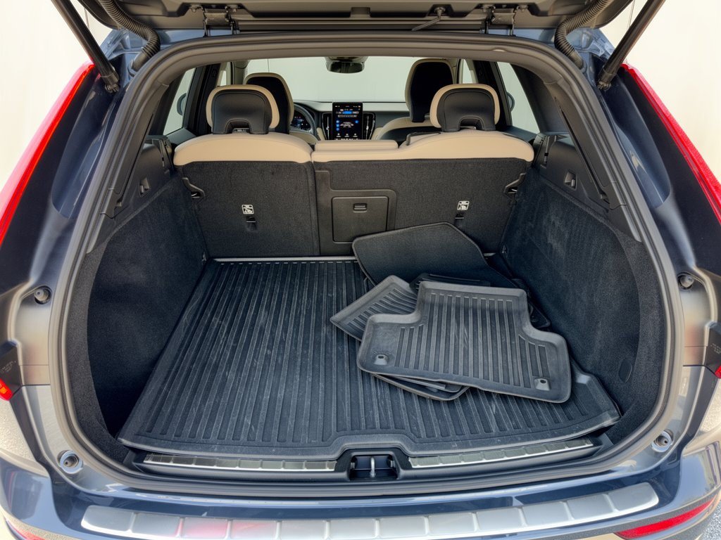 Used 2026 Volvo XC60 B5 Plus AWD/4WD image 28