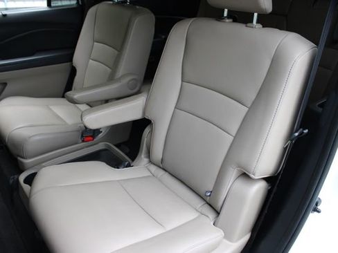 Used 2020 Honda Pilot Touring image 12