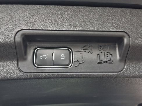 Used 2023 Ford Explorer XLT w/ Equipment Group 202A AWD/4WD image 29