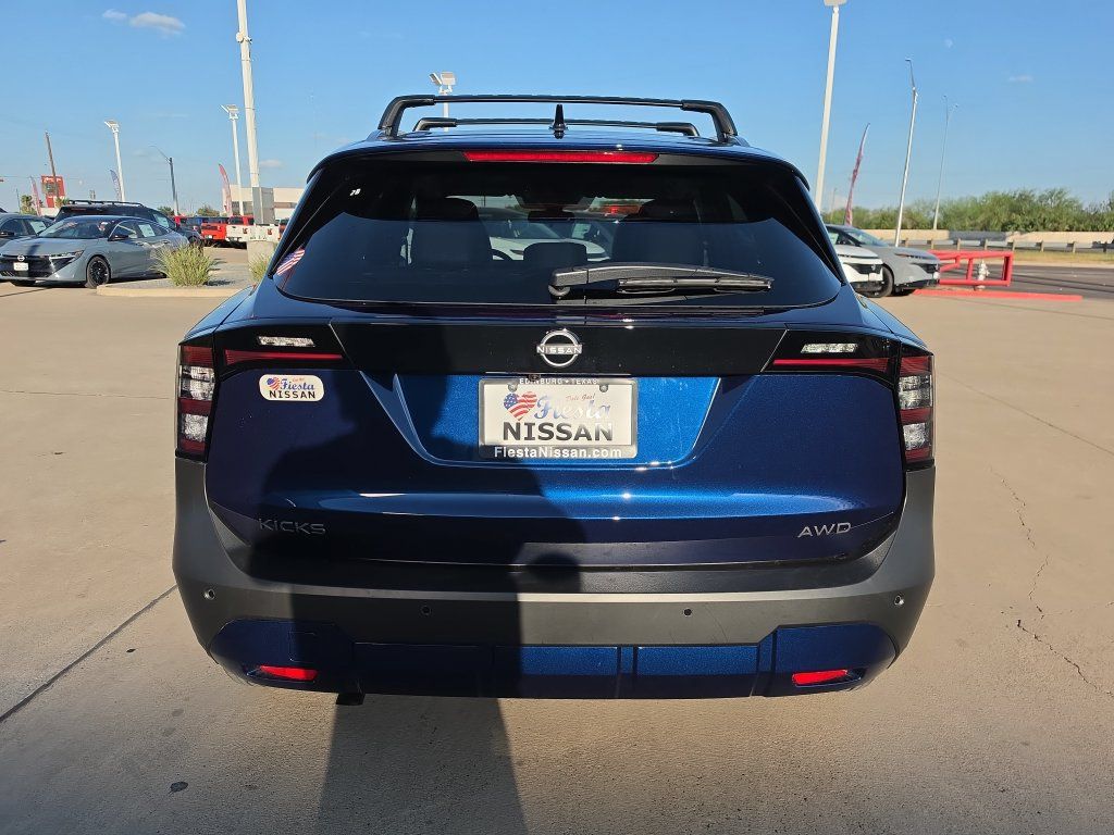 New 2027 Nissan Kicks SR AWD/4WD image 5
