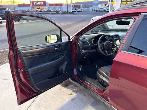 Used 2018 Subaru Outback 2.5i Limited image 10