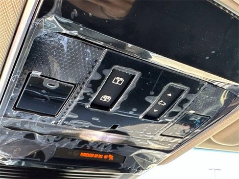 New 2025 Land Rover Range Rover SE image 24