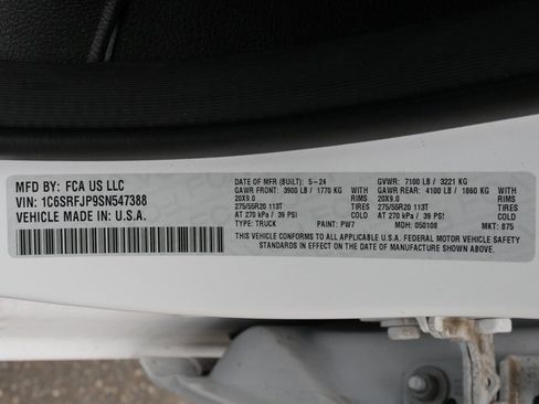 Used 2025 RAM 1500 Laramie w/ Sport Appearance Package image 31