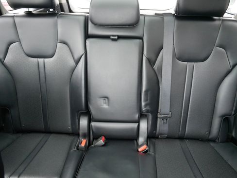 Certified 2021 Kia Sorento S w/ Panoramic Sunroof Package image 13