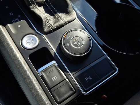 Certified 2023 Volkswagen Atlas SE image 23