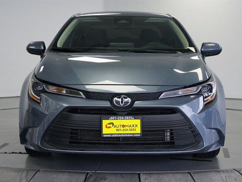 Used 2025 Toyota Corolla LE image 2