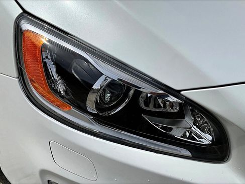 Used 2015 Volvo S60 T5 Platinum image 28