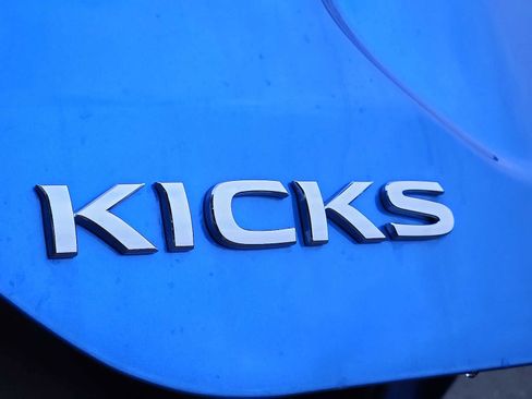 Certified 2025 Nissan Kicks Play S image 29
