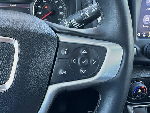 Used 2023 GMC Terrain SLT image 33