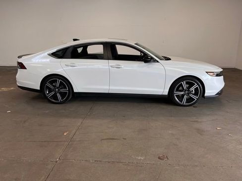 Used 2023 Honda Accord Sport image 2