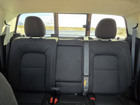 Used 2016 Chevrolet Colorado LT w/ LT Convenience Package image 9