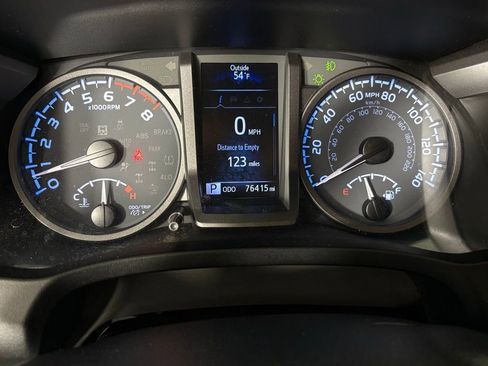 Used 2021 Toyota Tacoma TRD Off-Road image 21