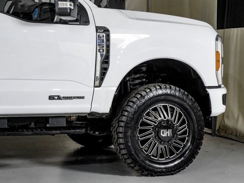 Used 2025 Ford F350 XLT AWD/4WD image 8