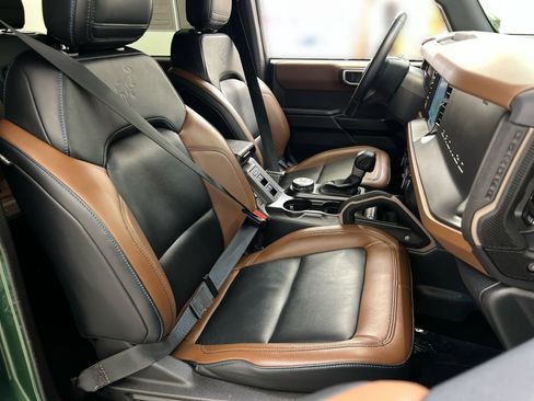 Used 2024 Ford Bronco Outer Banks image 25