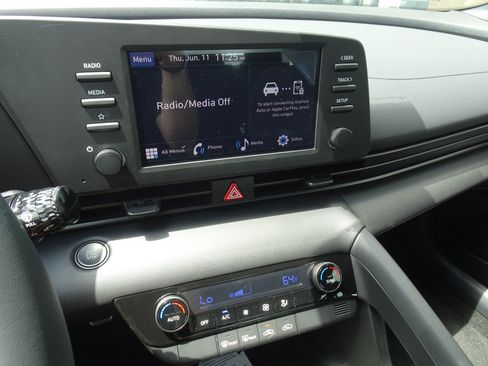 New 2026 Hyundai Elantra Sport FWD image 17