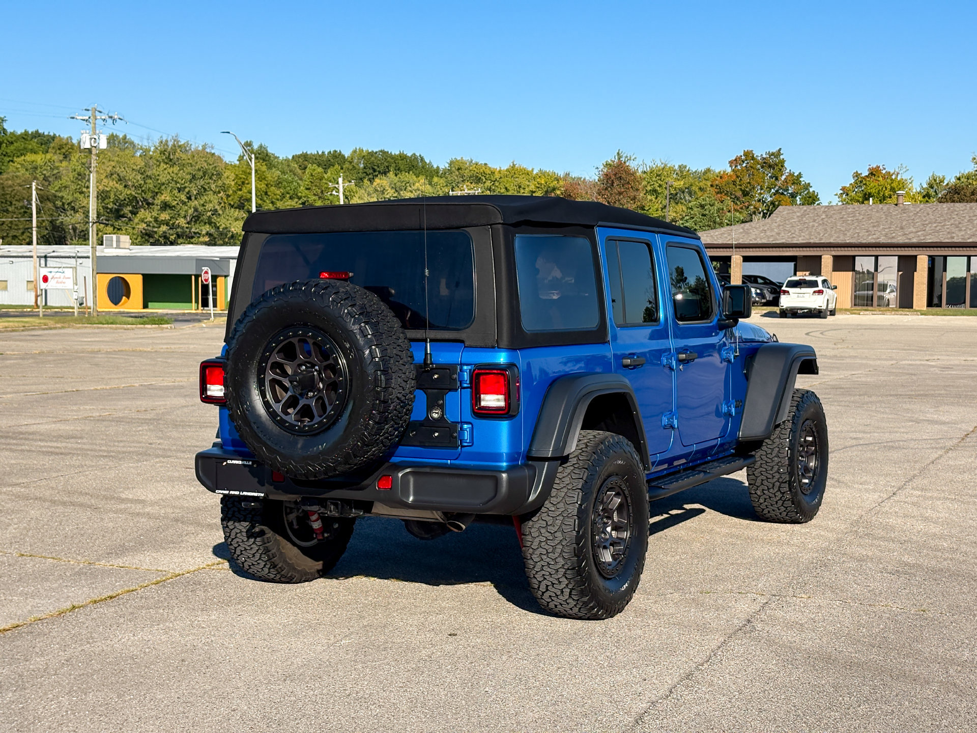 Used 2023 Jeep Wrangler Unlimited Sport AWD/4WD image 12