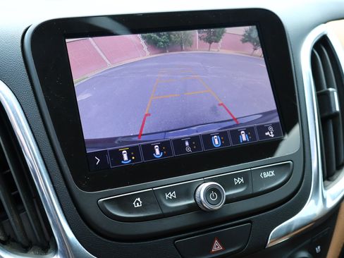Used 2020 Chevrolet Equinox Premier FWD image 4