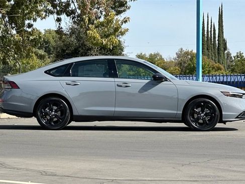New 2025 Honda Accord SE image 3
