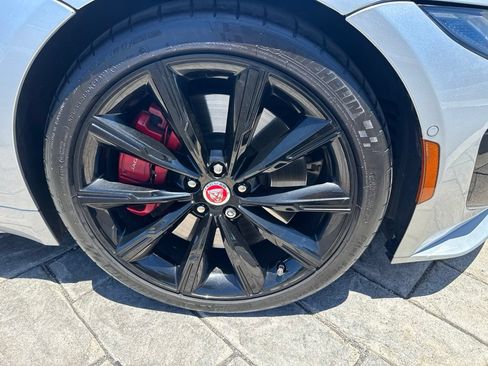 Used 2022 Jaguar F-TYPE R AWD/4WD image 4