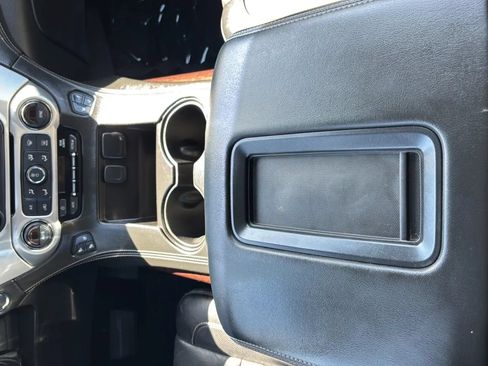 Used 2018 GMC Yukon XL SLT w/ Open Road Package RWD image 12