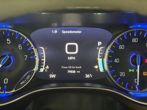 Used 2019 Chrysler Pacifica Limited w/ Tire & Wheel Group image 17