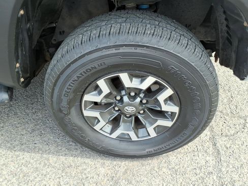 Used 2020 Toyota Tacoma TRD Off-Road w/ TRD Premium Off Road Package image 13