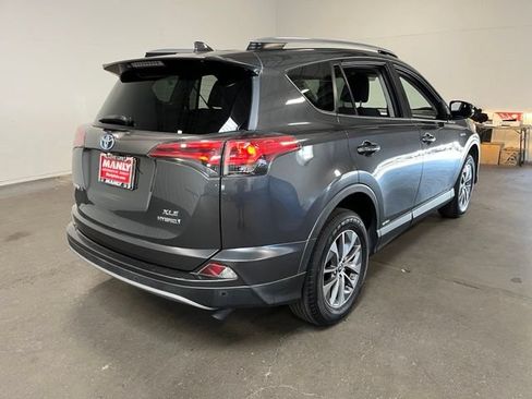 Used 2018 Toyota RAV4 XLE w/ Convenience Package AWD/4WD image 3