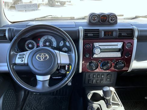 Used 2007 Toyota FJ Cruiser 4WD image 12