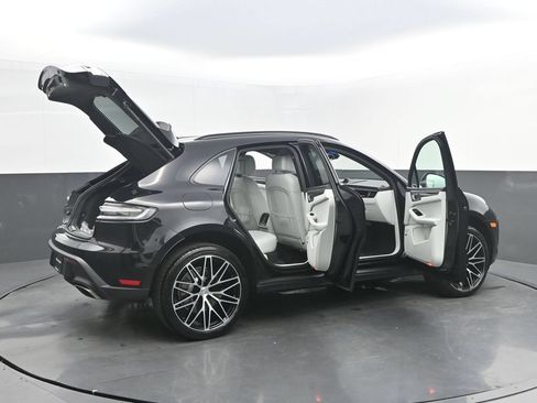 New 2026 Porsche Macan AWD/4WD image 40