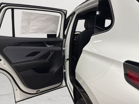 New 2026 Volkswagen Tiguan SE R-Line AWD/4WD image 25