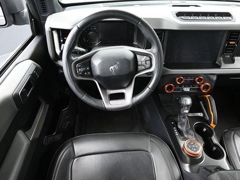 Used 2023 Ford Bronco Badlands image 11