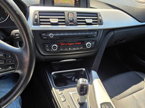 Used 2013 BMW 328i xDrive Sedan AWD/4WD image 17