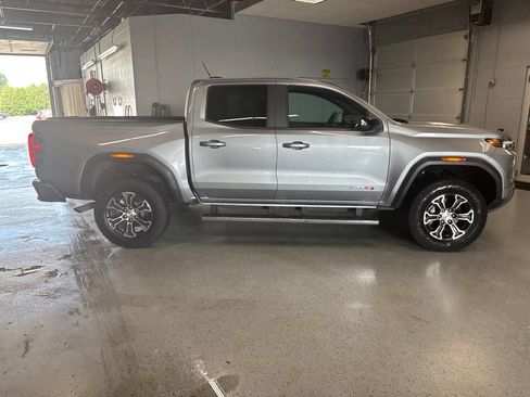 Used 2023 GMC Canyon AT4 w/ AT4 Premium Package AWD/4WD image 8
