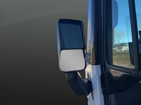 Used 2024 Chevrolet Brightdrop 400 w/ Commercial Equipment Package image 11