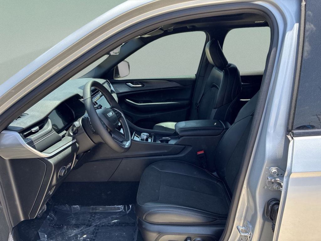 New 2025 Jeep Grand Cherokee Altitude RWD image 42