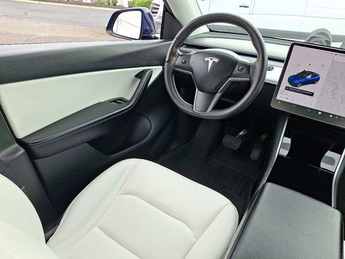 Used 2021 Tesla Model Y Long Range image 15