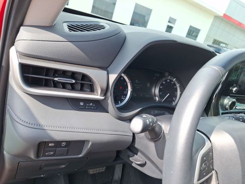 Used 2024 Toyota Highlander LE image 18