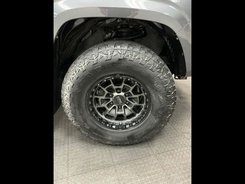 Used 2021 Toyota Tacoma SR AWD/4WD image 42