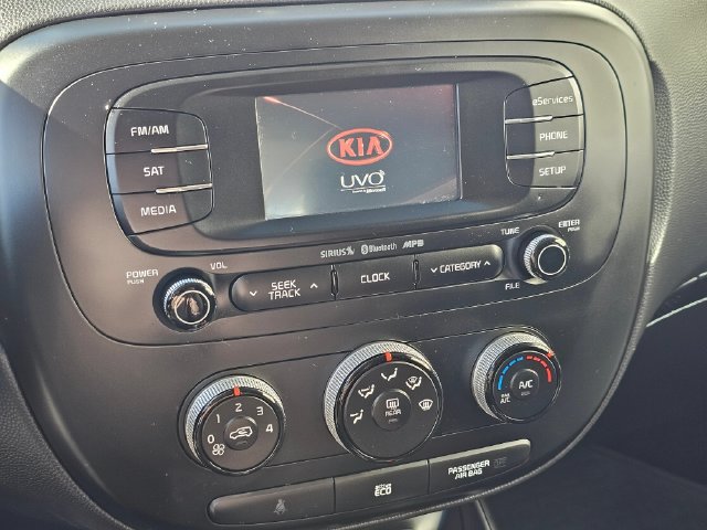 Used 2015 Kia Soul + FWD image 26
