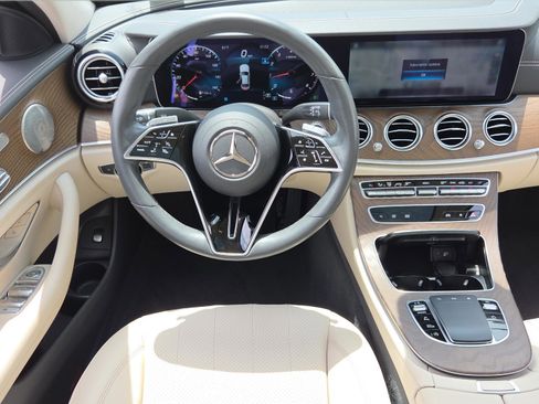 Used 2022 Mercedes-Benz E 350 4MATIC Sedan image 13