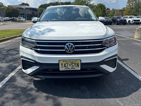 Certified 2024 Volkswagen Tiguan SE AWD/4WD image 2