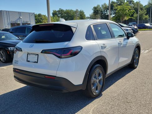 Used 2026 Honda HR-V LX image 8