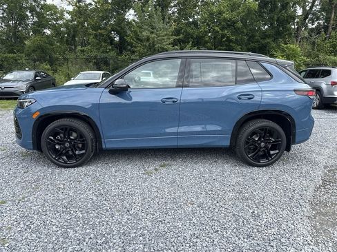 New 2025 Volkswagen Tiguan SE R-Line image 3