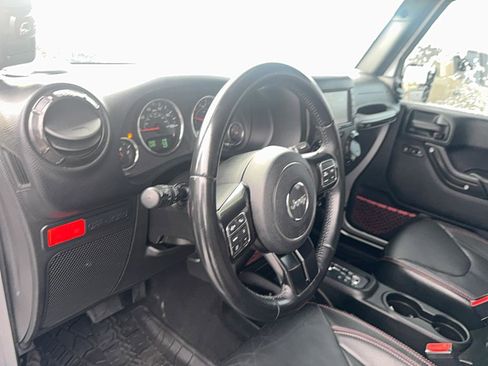 Used 2018 Jeep Wrangler Unlimited Rubicon w/ Dual Top Group image 15
