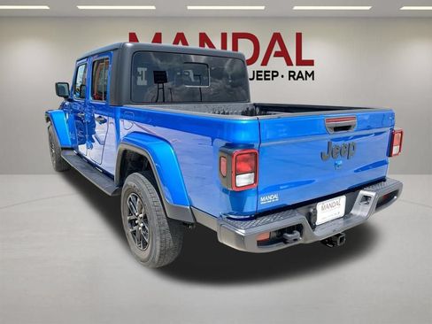 Used 2023 Jeep Gladiator Sport AWD/4WD image 7