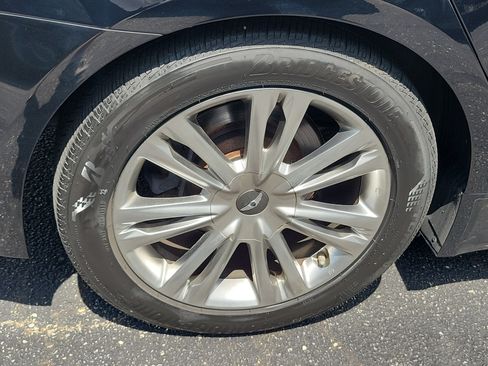 Used 2013 Hyundai Genesis 3.8 w/ Technology Pkg RWD image 6