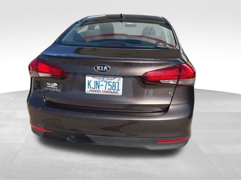 Used 2017 Kia Forte LX w/ LX Popular Package image 9