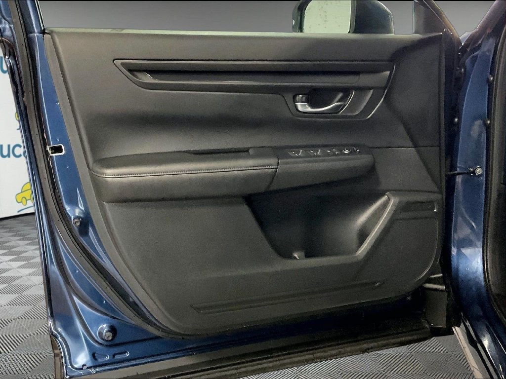 Used 2025 Honda CR-V LX image 9
