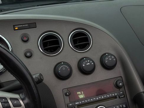 Used 2006 Pontiac Solstice Convertible w/ Premium Package image 18